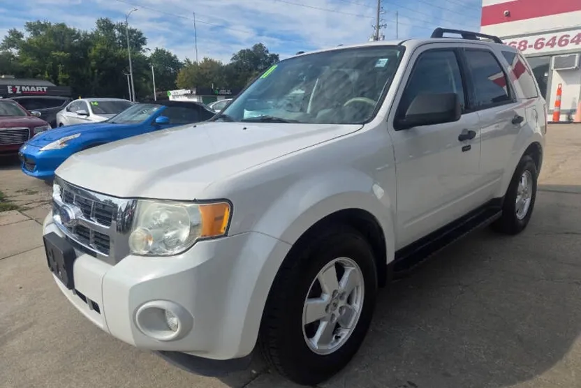 2011 Ford Escape XLT photo 1
