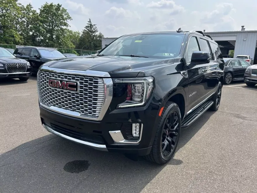 2022 Gmc Yukon XL SLT photo 1