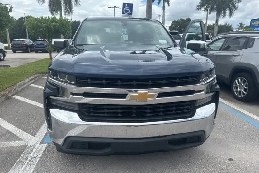 2019 Chevrolet Silverado 1500 LT photo 1