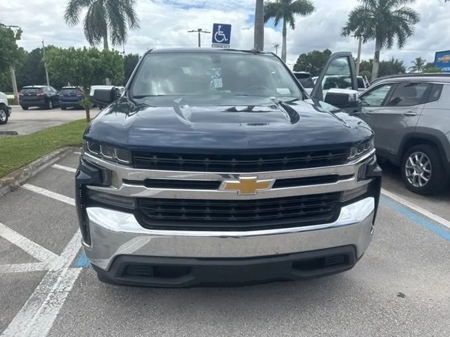 2019 Chevrolet Silverado 1500 LT photo 1