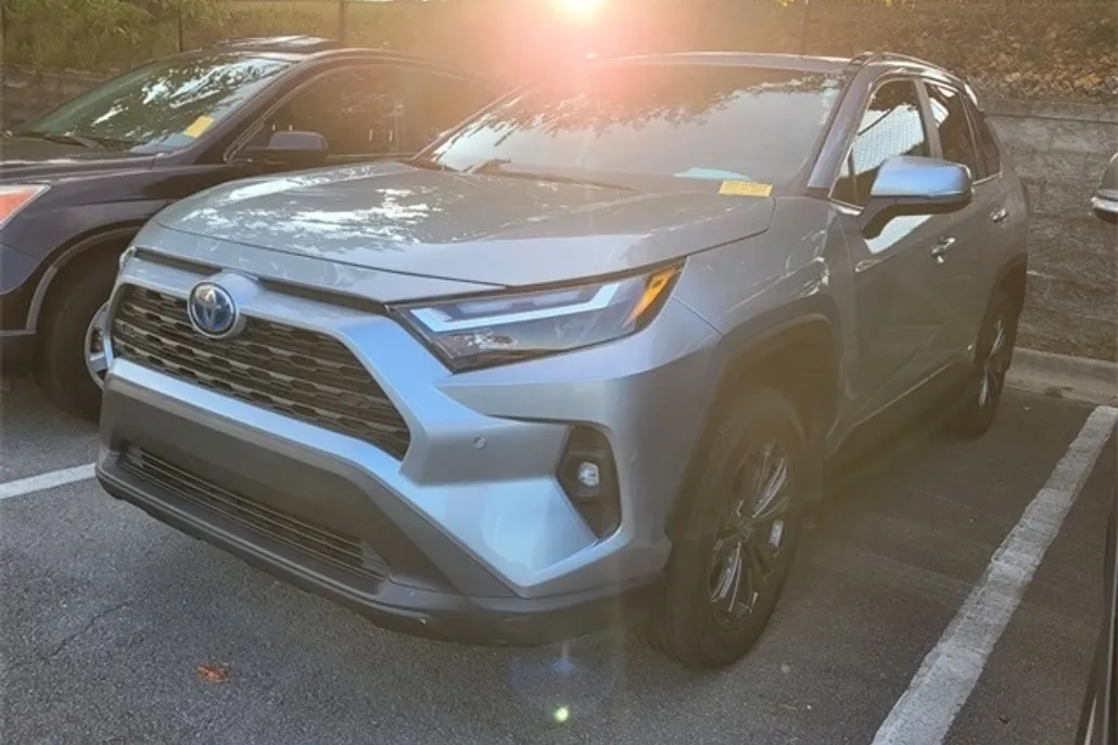 2023 Toyota RAV4 Hybrid XLE Premium photo 1