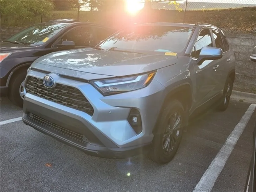 2023 Toyota RAV4 Hybrid XLE Premium photo 1