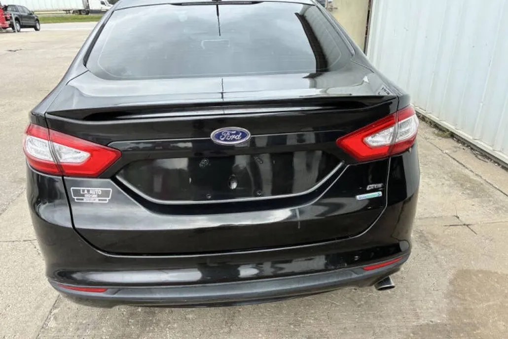 2013 Ford Fusion SE photo 1
