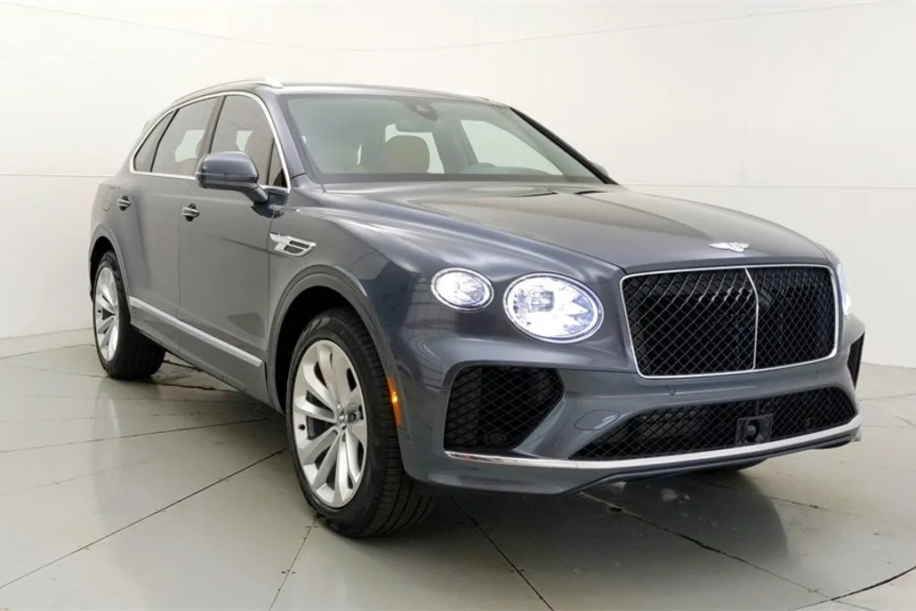 2024 Bentley Bentayga V8 photo 1