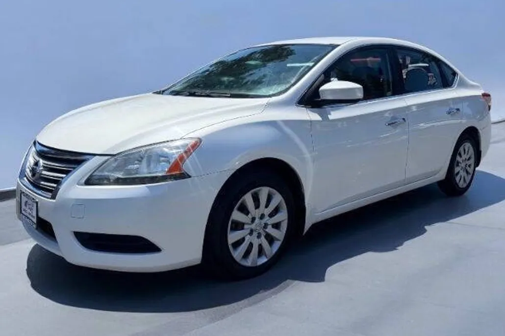 2013 Nissan Sentra S photo 1