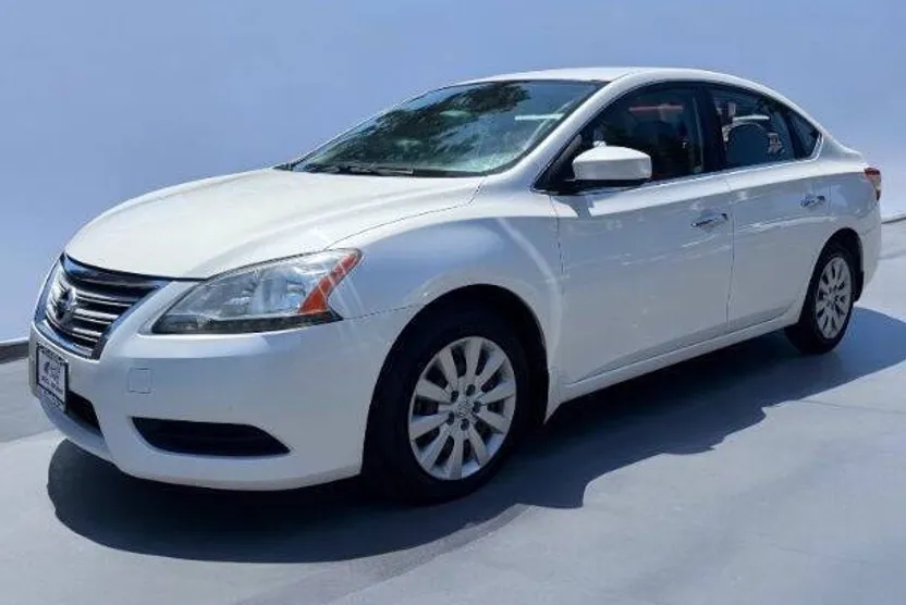 2013 Nissan Sentra S photo 1