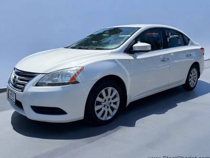2013 Nissan Sentra S photo 1