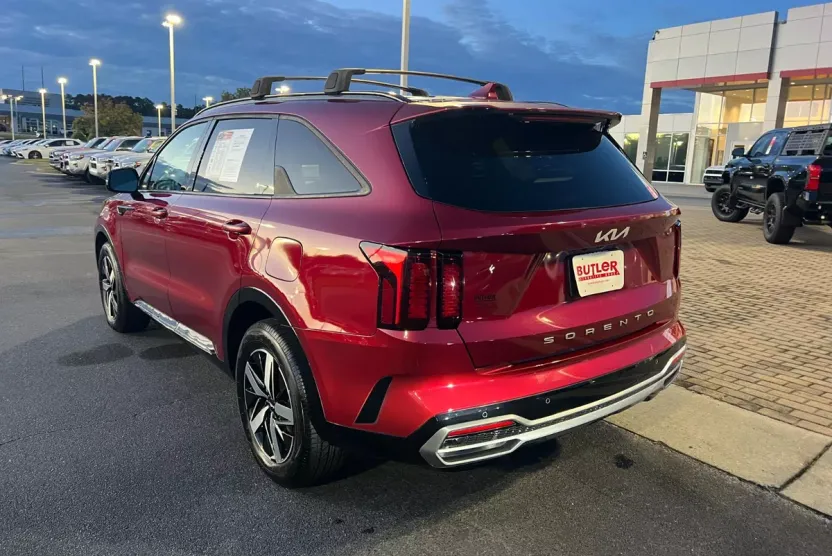 2022 Kia Sorento S photo 1