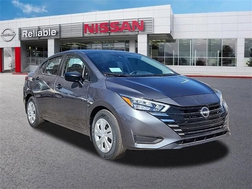 2025 Nissan Versa 1.6 S photo 1