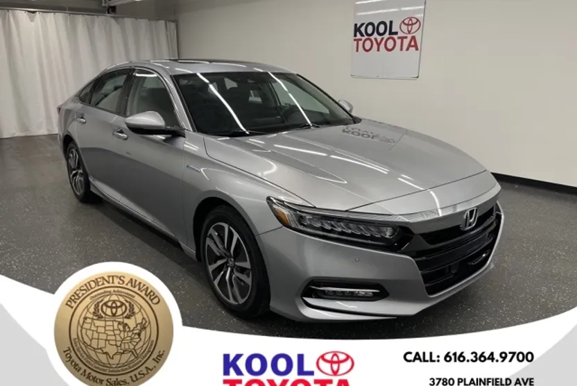 2019 Honda Accord Hybrid Touring photo 1