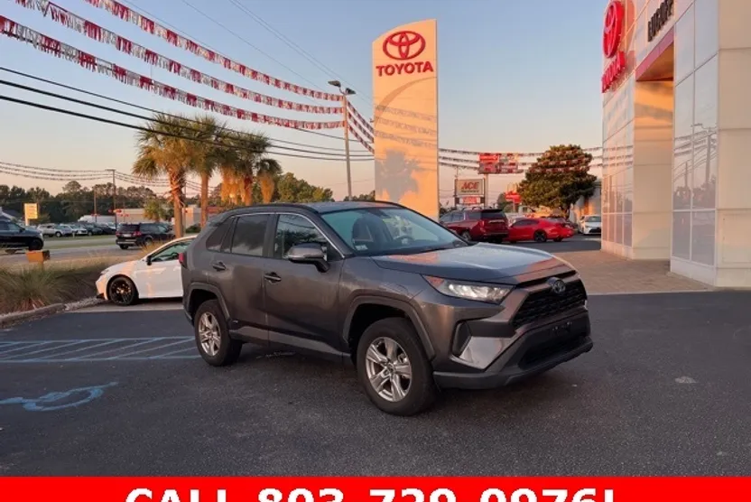 2022 Toyota RAV4 Hybrid LE photo 1