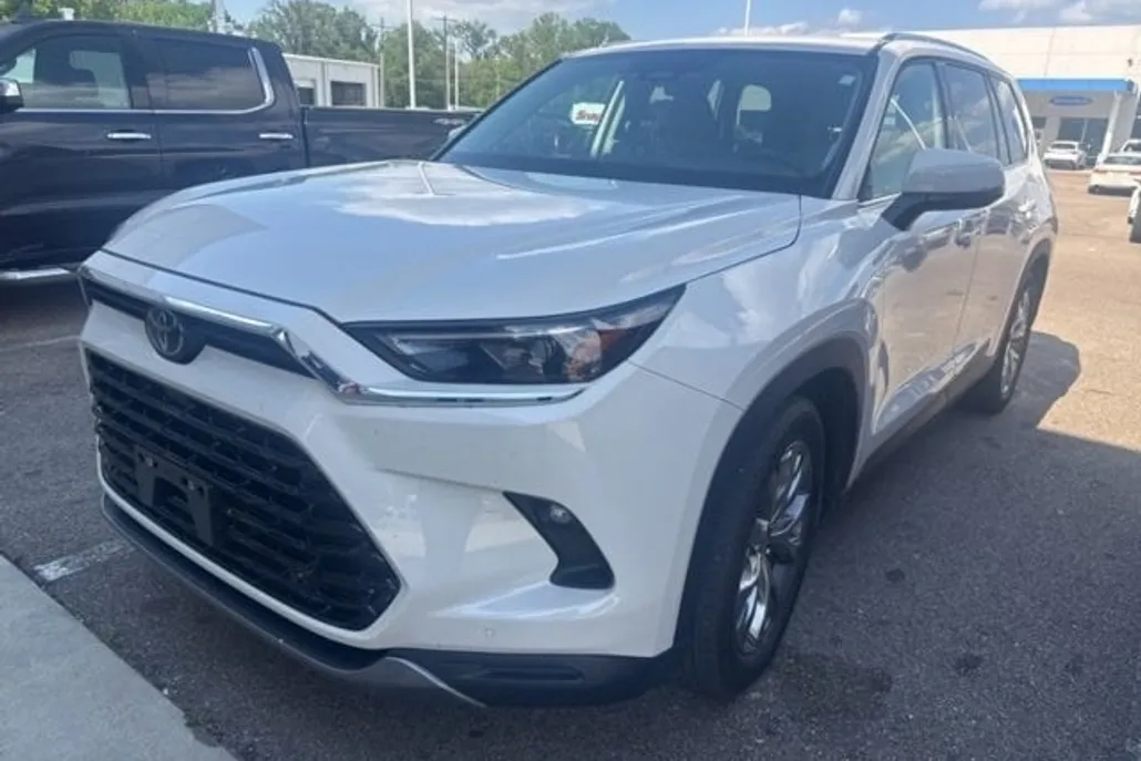 2024 Toyota Grand Highlander Limited photo 1