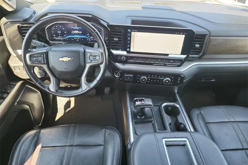 2022 Chevrolet Silverado 1500 High Country photo 1