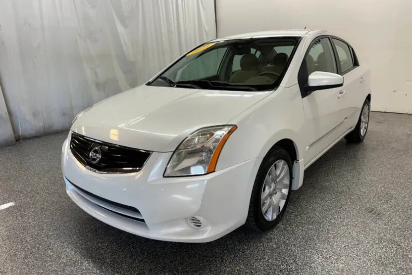 2011 Nissan Sentra 2.0 S photo 1