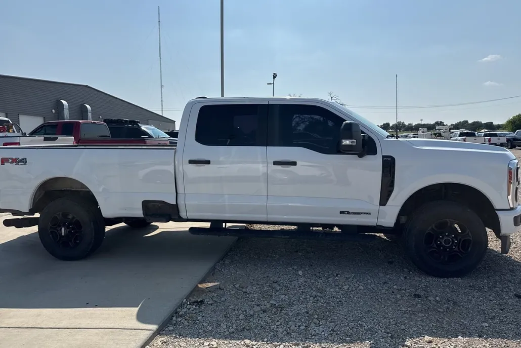 2024 Ford F-350 photo 1