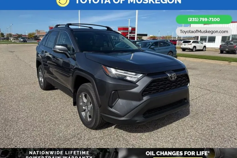 2025 Toyota RAV4 XLE photo 1