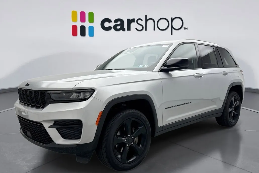 2022 Jeep Grand Cherokee Altitude photo 1