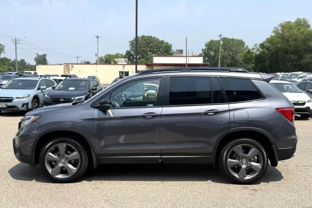 2021 Honda Passport Touring photo 1