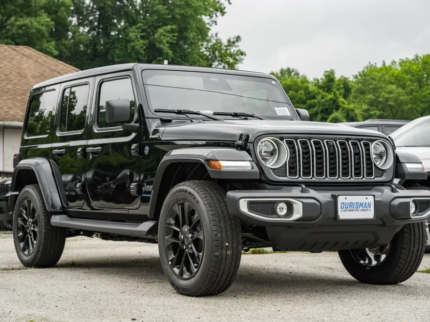 2025 Jeep Wrangler Sahara 4xe photo 1