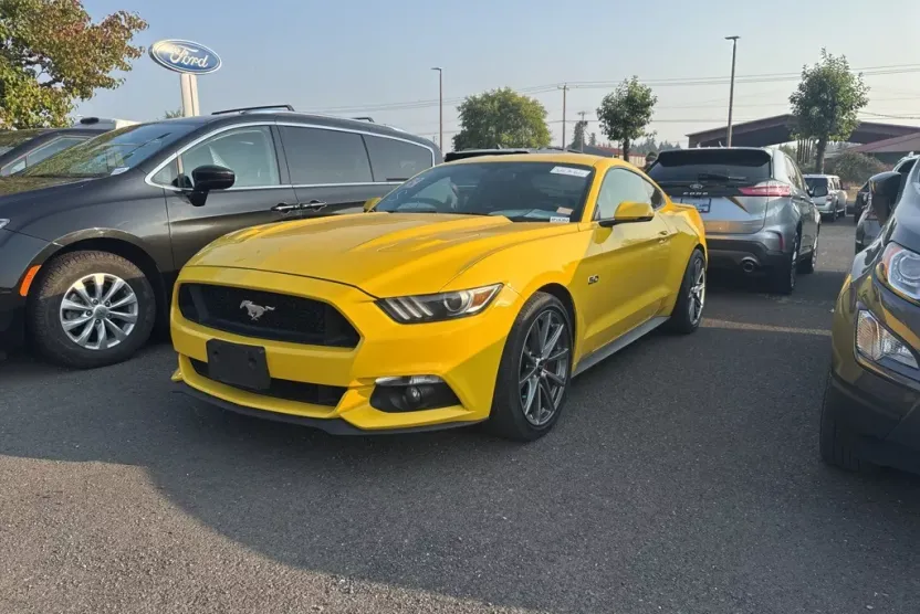 2015 Ford Mustang GT Premium photo 1