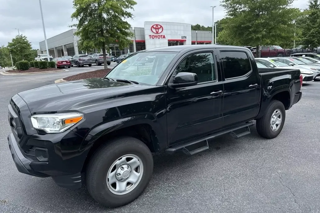 2023 Toyota Tacoma SR V6 photo 1