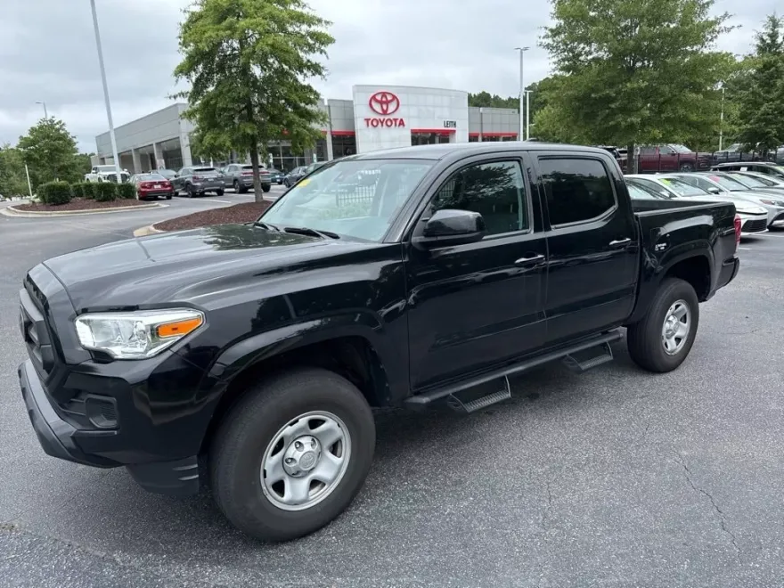2023 Toyota Tacoma SR V6 photo 1