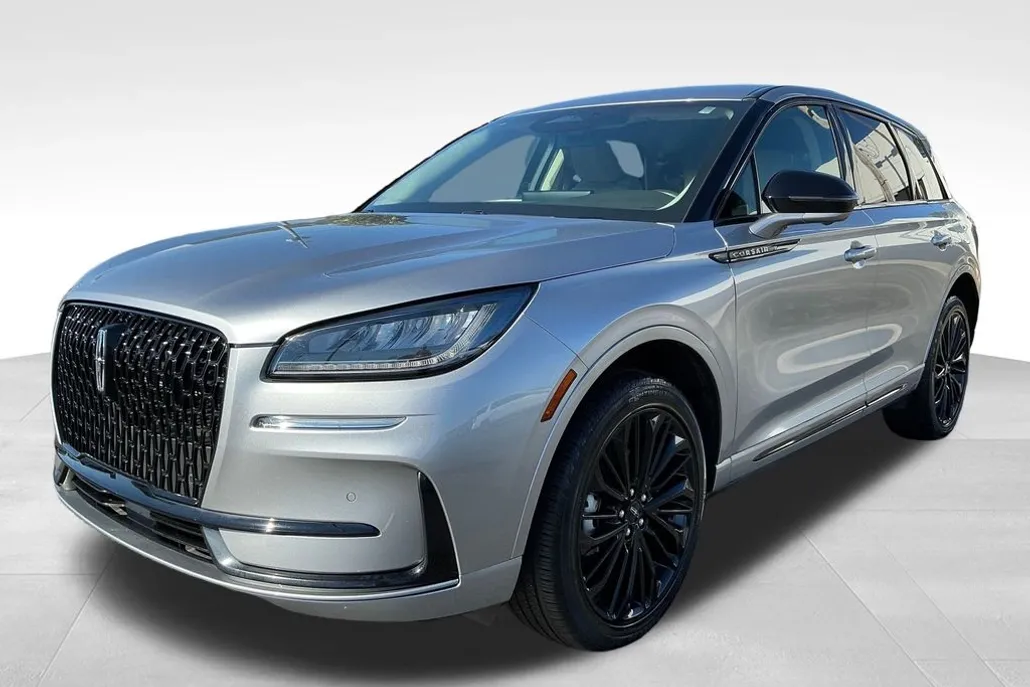 2023 Lincoln Corsair Standard photo 1