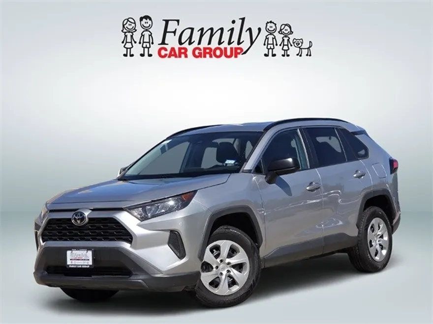 2021 Toyota RAV4 LE photo 1