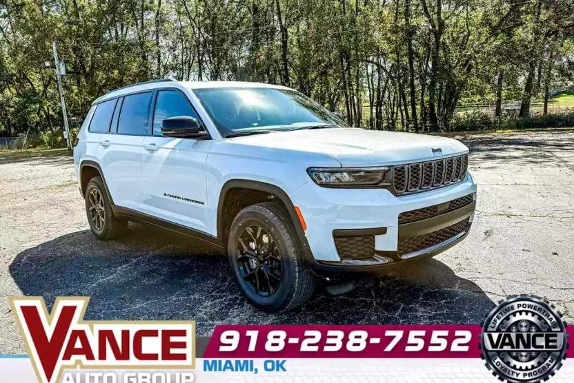 2025 Jeep Grand Cherokee Altitude photo 1