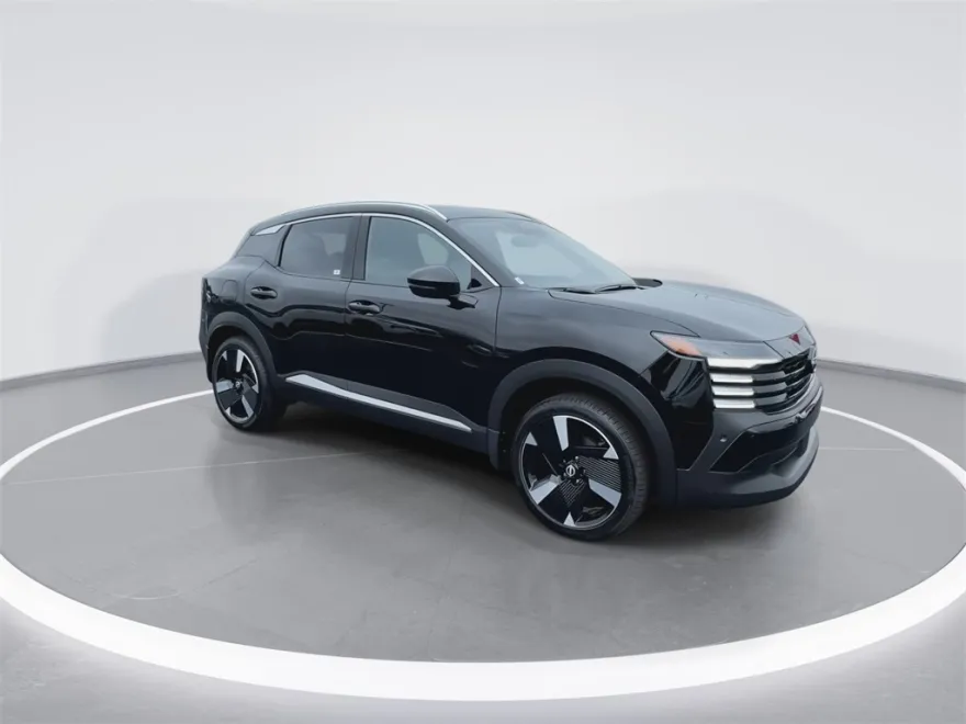 2025 Nissan Kicks SR photo 1