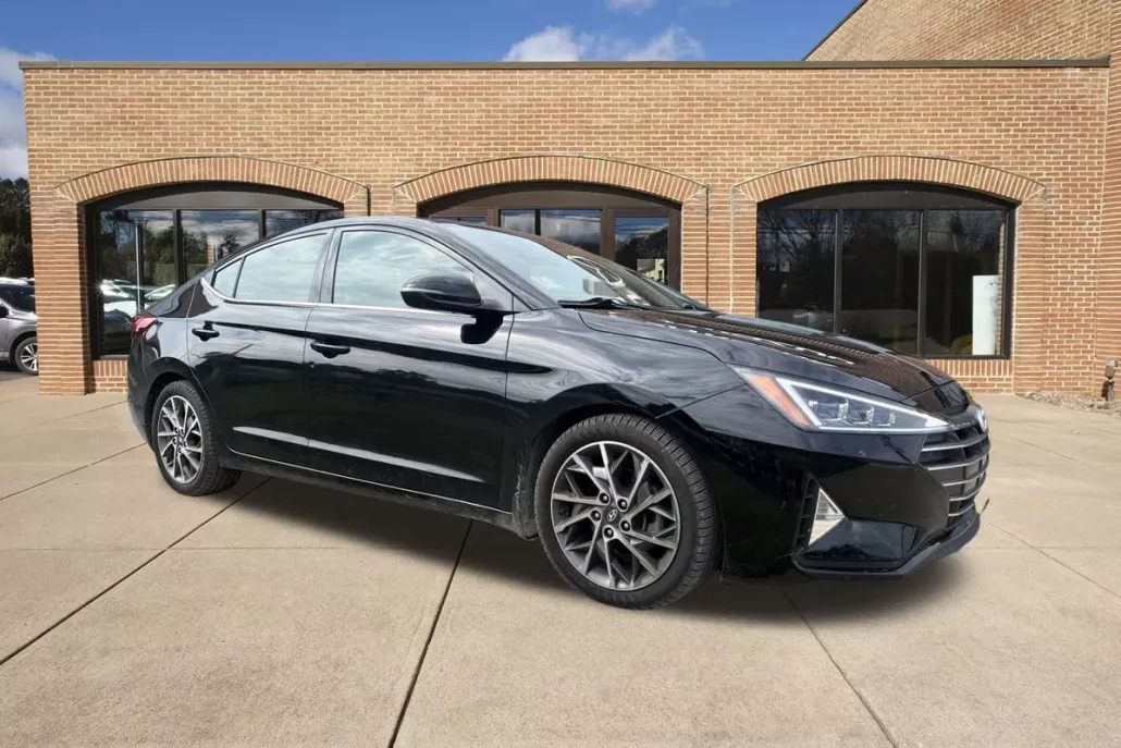 2020 Hyundai Elantra Limited photo 1