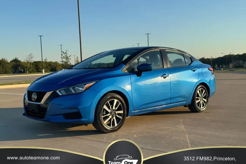 2021 Nissan Versa SV Sedan photo 1