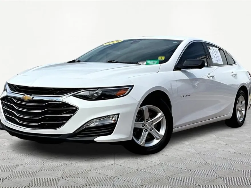 2020 Chevrolet Malibu LS photo 1