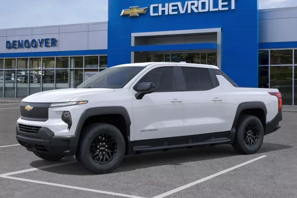 2026 Chevrolet Silverado EV photo 1