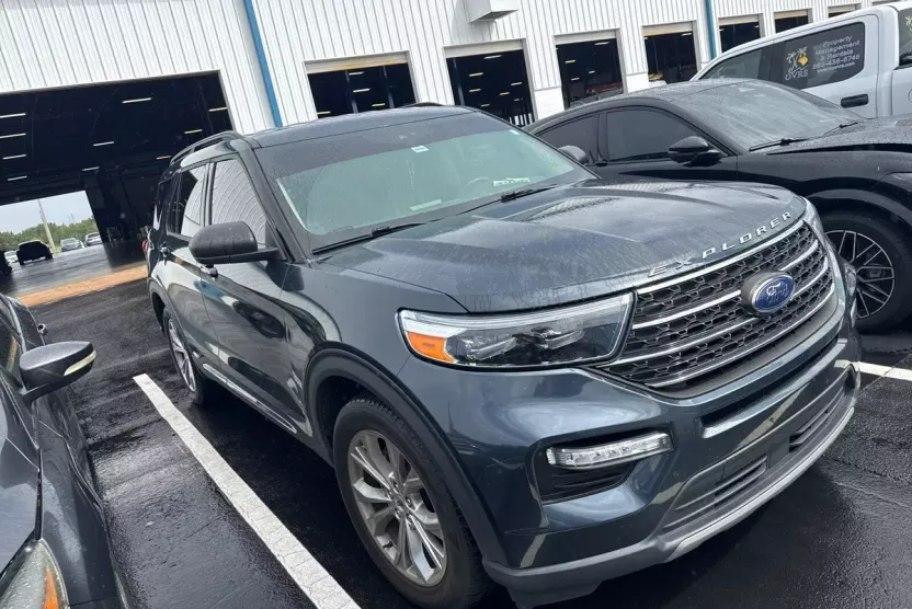 2022 Ford Explorer XLT photo 1