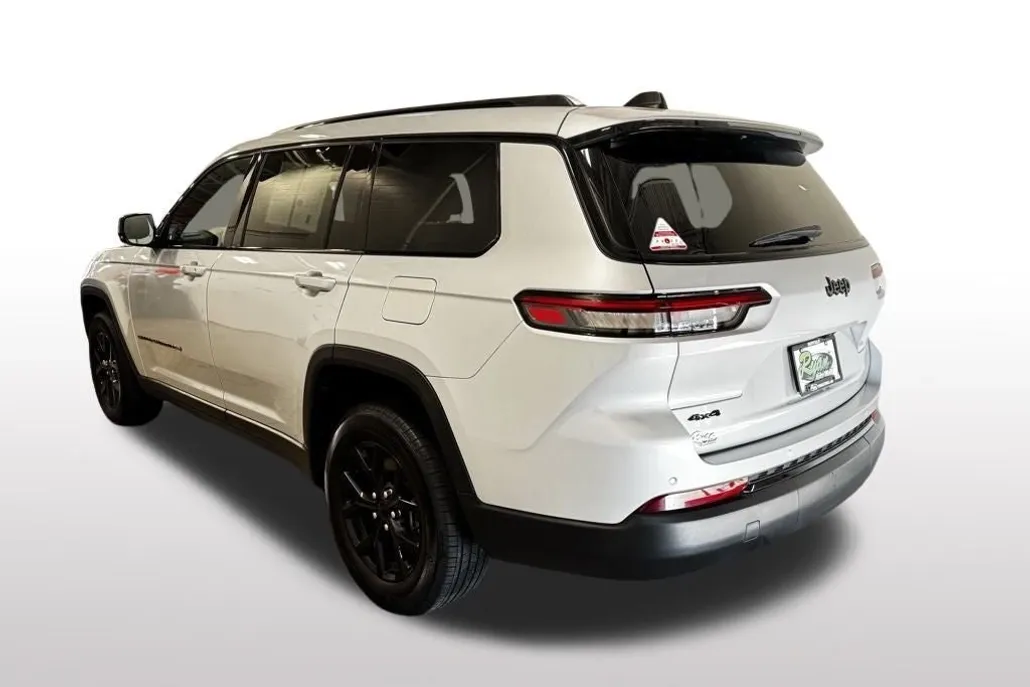 2024 Jeep Grand Cherokee Altitude photo 1