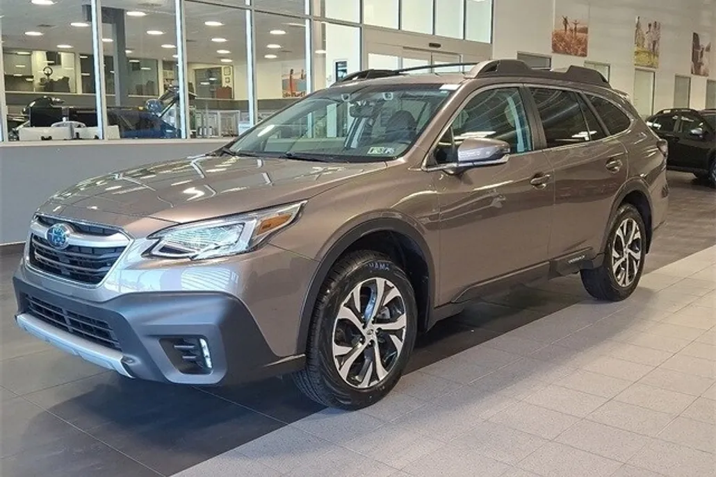 2022 Subaru Outback Limited photo 1