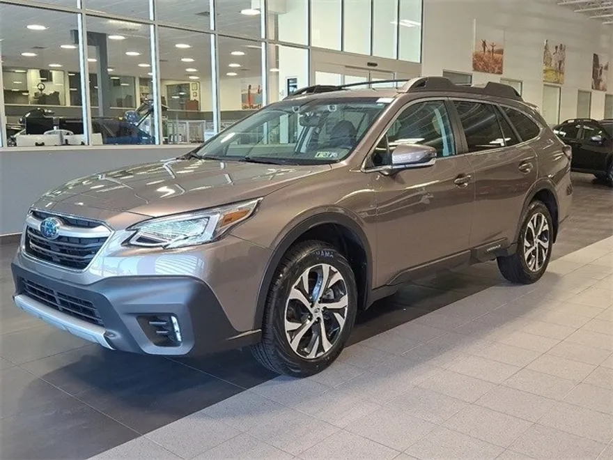 2022 Subaru Outback Limited photo 1