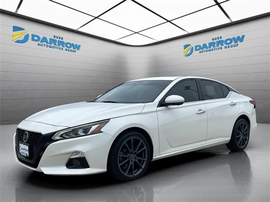 2019 Nissan Altima 2.5 Platinum photo 1