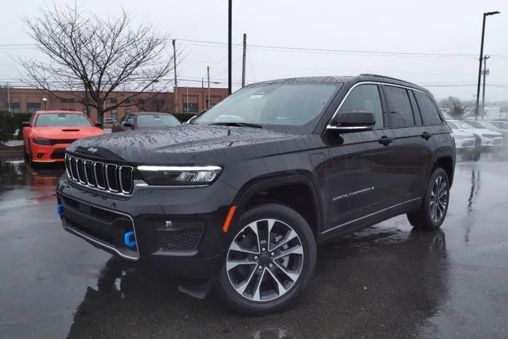 2024 Jeep Cherokee Overland photo 1