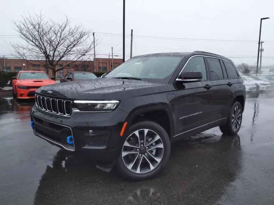 2024 Jeep Cherokee Overland photo 1