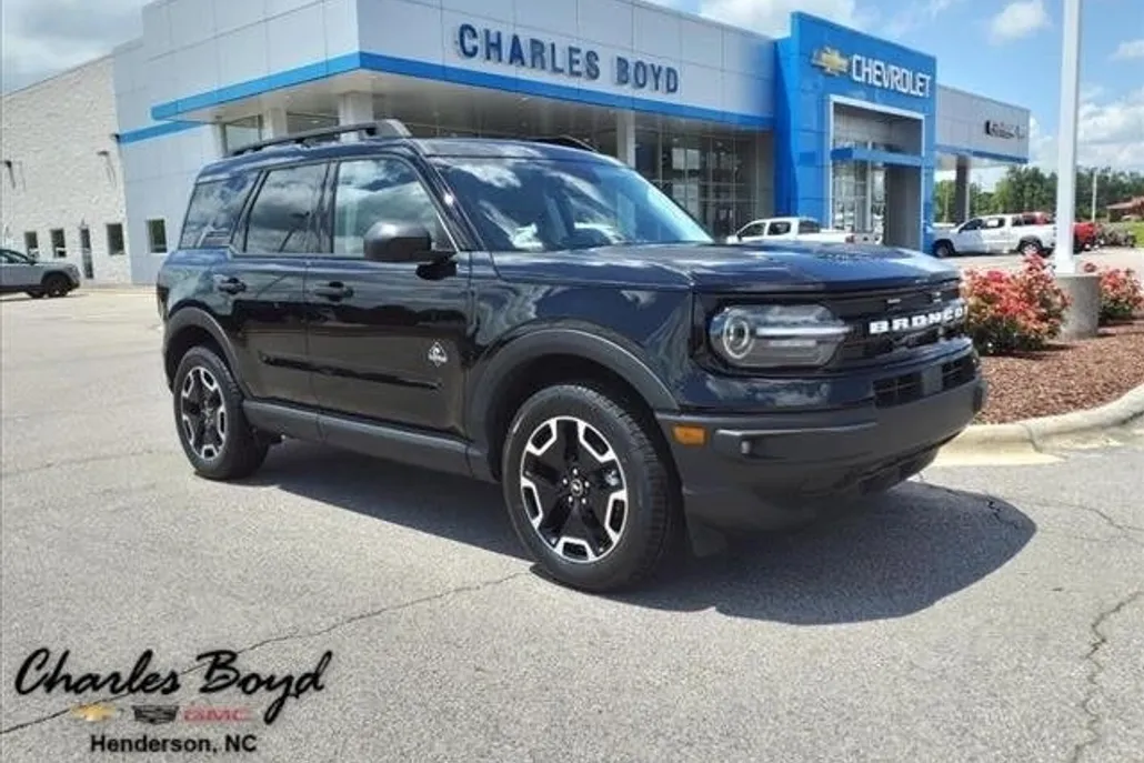 2023 Ford Bronco Sport Outer Banks photo 1