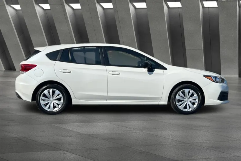 2022 Subaru Impreza Base photo 1