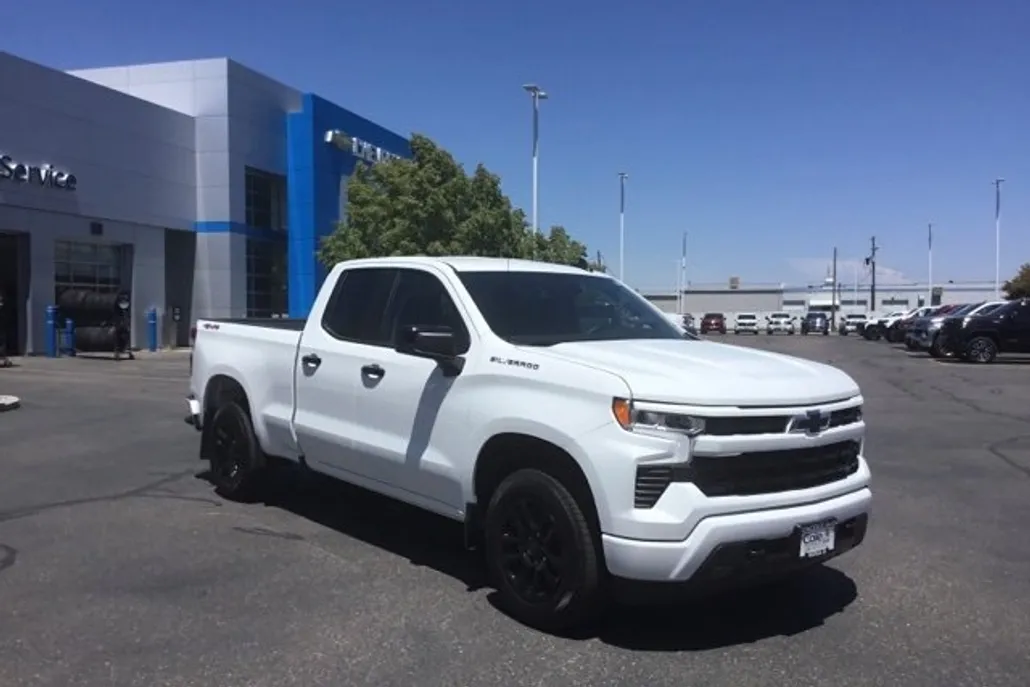 2025 Chevrolet Silverado RST photo 1