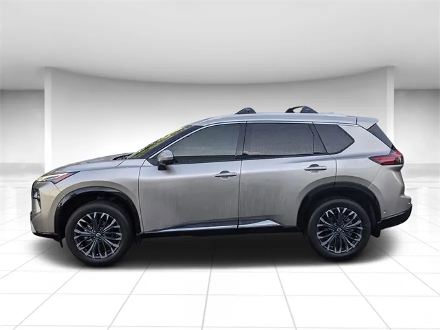 2026 Nissan Rogue Platinum photo 1