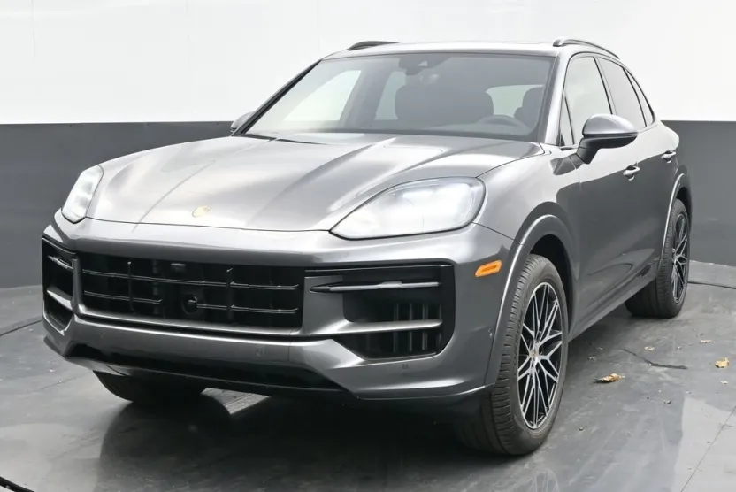 2025 Porsche Cayenne Base photo 1