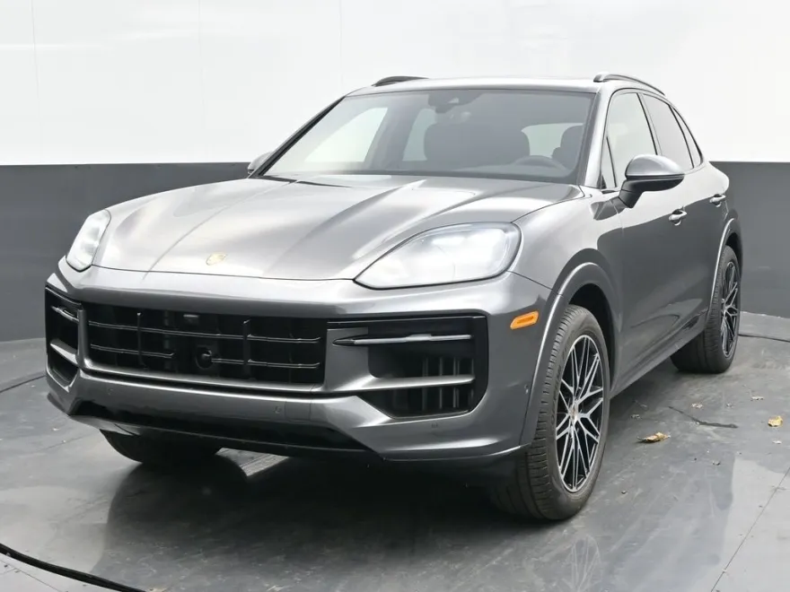 2025 Porsche Cayenne Base photo 1