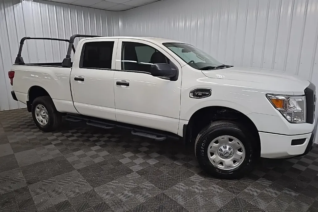 2022 Nissan Titan S photo 1
