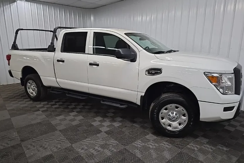 2022 Nissan Titan S photo 1