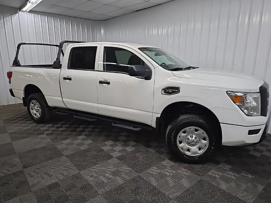 2022 Nissan Titan S photo 1